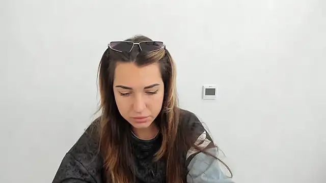 Snapshot of Summmmersky chatting on November 2025 09:21:01 AM Summmmersky online show from November 2025 09:21:01 AM