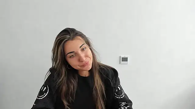 Snapshot of Summmmersky chatting on November 2025 08:11:02 AM Summmmersky online show from November 2025 08:11:02 AM