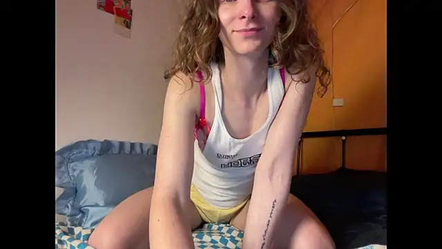 MikkyMoony online show from September 2025 06:20:02 PM