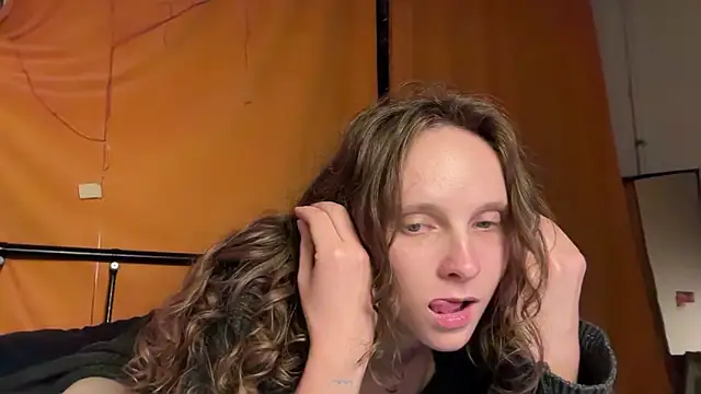 MikkyMoony online show from September 2025 08:13:01 PM