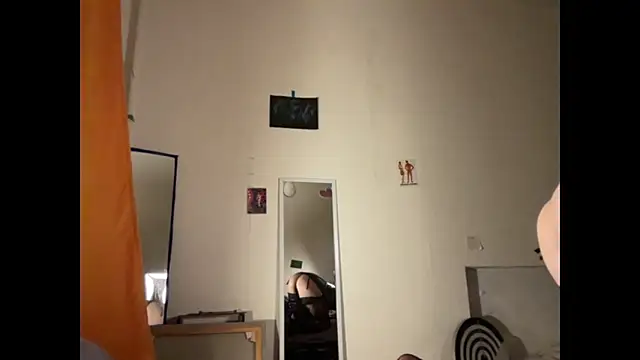 MikkyMoony online show from November 2025 06:54:02 PM