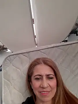 Snapshot of Matureyulyet chatting on November 2025 10:01:02 PM Matureyulyet online show from November 2025 10:01:02 PM