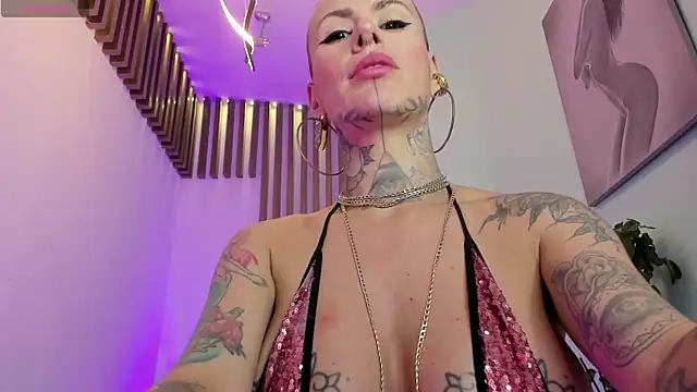 Snapshot of GinebraaFox_ chatting on January 2025 05:10:02 PM GinebraaFox online show from January 2025 05:10:02 PM