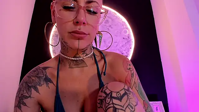 Snapshot of GinebraaFox_ chatting on February 2025 06:05:01 PM GinebraaFox online show from February 2025 06:05:01 PM