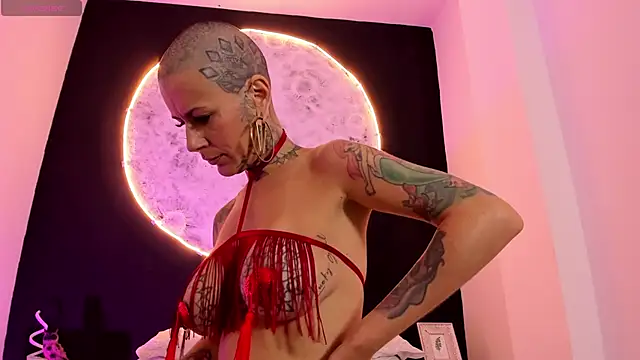 Snapshot of GinebraaFox_ chatting on February 2025 05:13:02 PM GinebraaFox online show from February 2025 05:13:02 PM