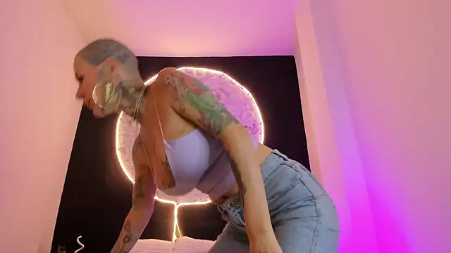 Snapshot of GinebraaFox_ chatting on March 2025 02:48:02 PM GinebraaFox online show from March 2025 02:48:02 PM