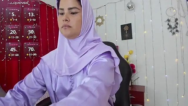 AishaAmin  online show from October 2025 12:19:01 PM