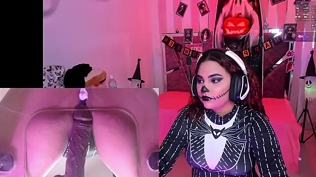 PetiteSophie  online show from October 2025 07:47:01 PM