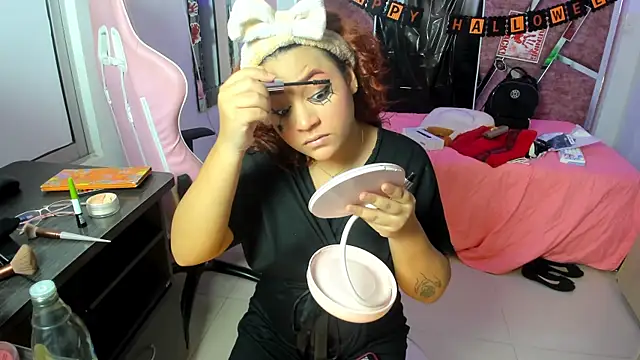 PetiteSophie  online show from October 2025 04:57:01 PM