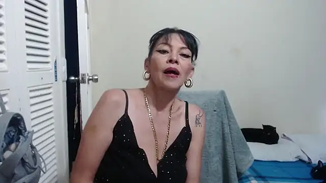 electra-mommy online show from February 2025 04:04:01 PM