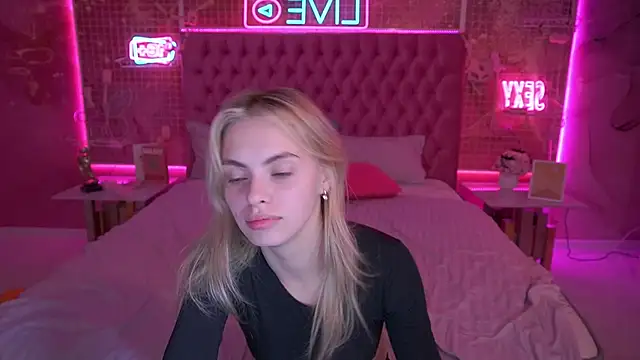 ChloeBrightt online show from November 2025 09:48:02 PM