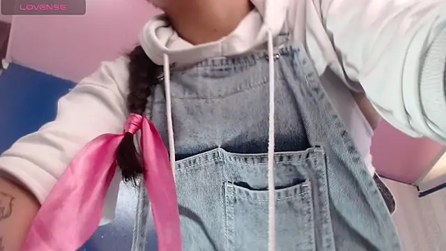 Snapshot of vitoria23_ chatting on December 2025 02:14:02 PM vitoria23 online show from December 2025 02:14:02 PM