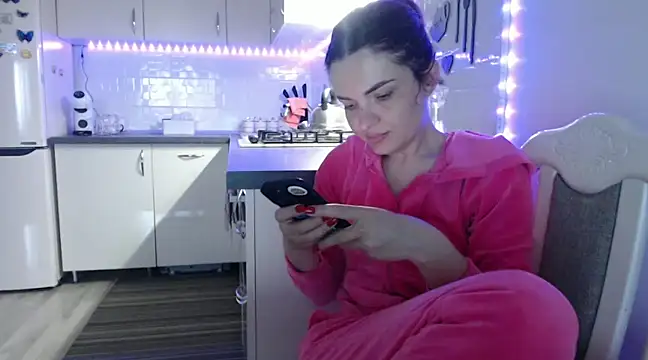 Snapshot of _JustmeHere_ chatting on March 2025 01:17:01 PM JustmeHere online show from March 2025 01:17:01 PM