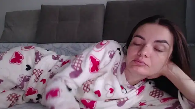 Snapshot of _JustmeHere_ chatting on October 2025 08:15:01 AM JustmeHere online show from October 2025 08:15:01 AM