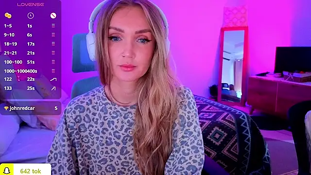 PrincessVS online show from October 2025 03:28:02 AM