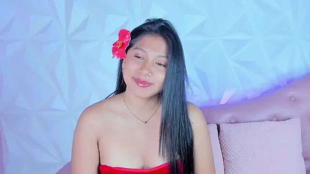 LinnaGardenia online show from December 2024 01:44:01 PM