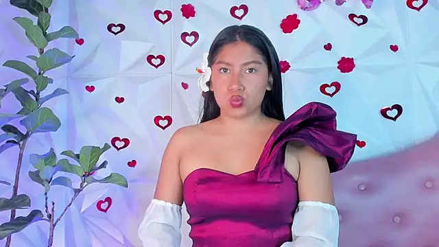 LinnaGardenia online show from February 2025 01:55:02 PM