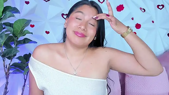 LinnaGardenia online show from March 2025 05:17:02 PM