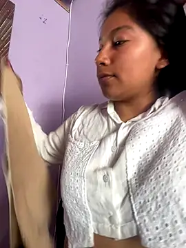 LinnaGardenia online show from October 2025 02:39:01 PM