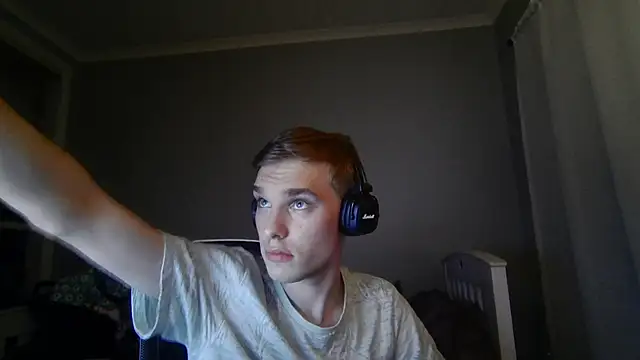 Snapshot of bluegaze6 chatting on November 2025 11:03:01 AM bluegaze6 online show from November 2025 11:03:01 AM