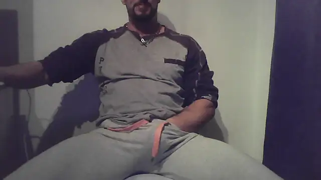 Snapshot of fl3xxx1 chatting on January 2025 05:05:01 PM fl3xxx1 online show from January 2025 05:05:01 PM