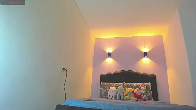 Sofia Clauss  online show from October 2025 05:08:01 AM