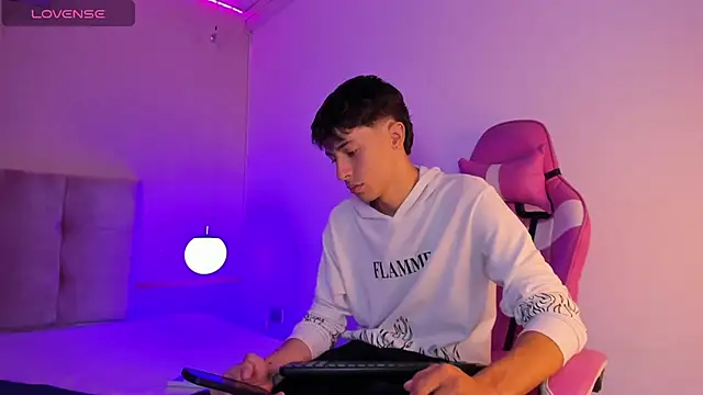 AlessandroDybala online show from December 2024 12:16:02 PM