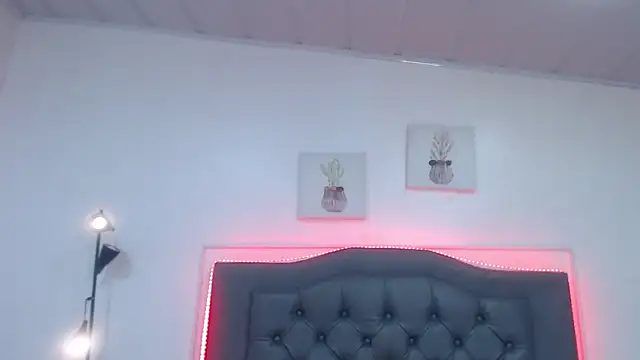 Snapshot of candy_lux_ chatting on October 2025 07:03:01 PM candy lux online show from October 2025 07:03:01 PM