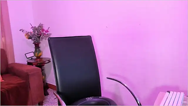 Lauren A online show from October 2025 07:40:01 PM