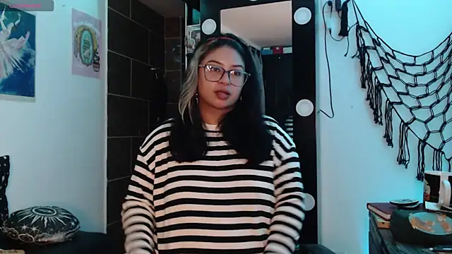 mollyshake1 online show from October 2025 07:03:02 AM