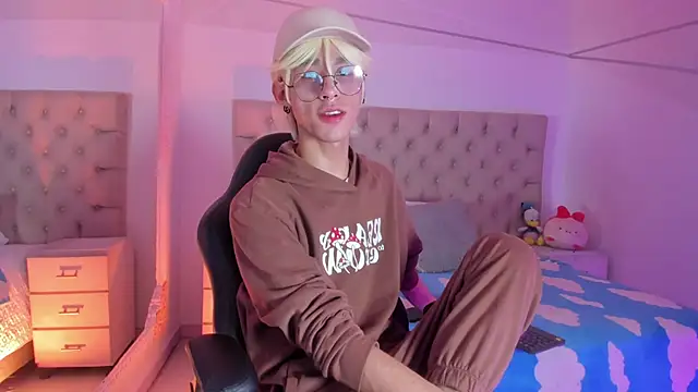 Snapshot of JasperCooper_ chatting on September 2025 12:32:02 PM JasperCooper online show from September 2025 12:32:02 PM