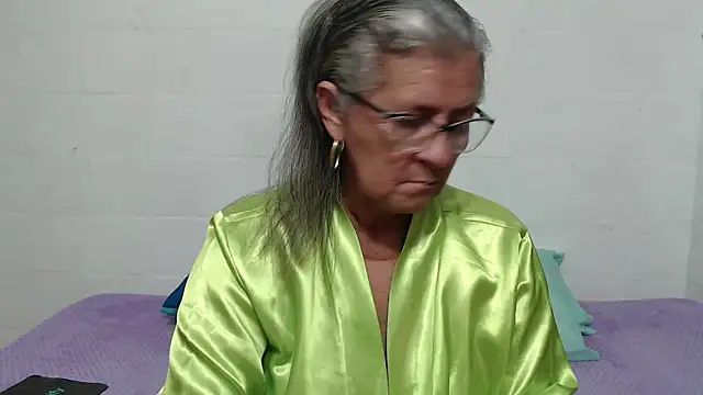 candy mature  online show from October 2025 11:35:01 PM