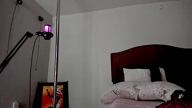 yiauana online show from October 2025 10:23:02 PM