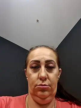 Snapshot of AvaLloyd chatting on January 2025 04:15:02 AM AvaLloyd online show from January 2025 04:15:02 AM