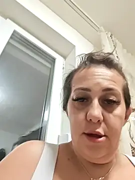 AvaLloyd online show from October 2025 01:52:02 AM