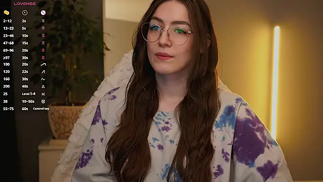 Ester Hill online show from October 2025 01:36:02 AM