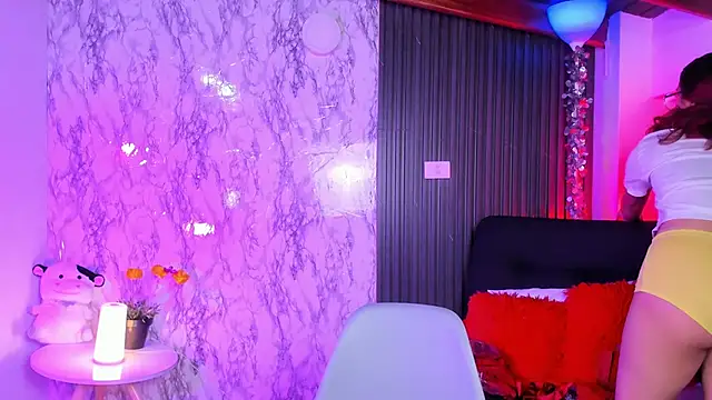 Snapshot of chloe_blue chatting on January 2025 11:48:01 AM chloe blue online show from January 2025 11:48:01 AM