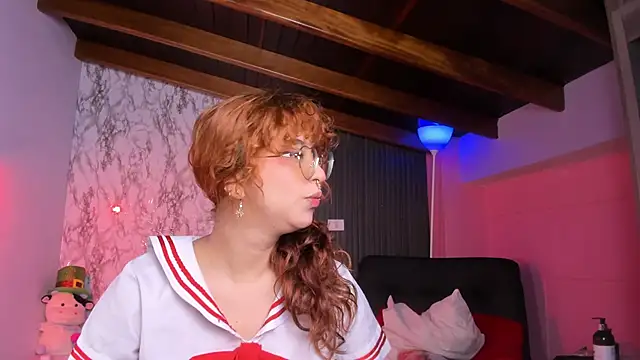 Snapshot of chloe_blue chatting on October 2025 11:18:02 AM chloe blue online show from October 2025 11:18:02 AM