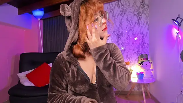 Snapshot of chloe_blue chatting on October 2025 11:25:01 AM chloe blue online show from October 2025 11:25:01 AM