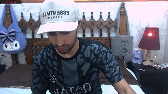 MilanZaire online show from February 2025 12:54:02 AM