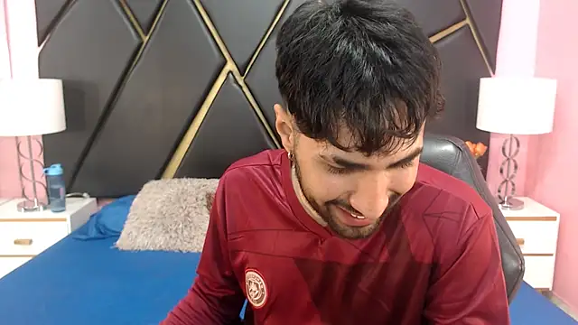 MilanZaire online show from September 2025 12:33:02 AM