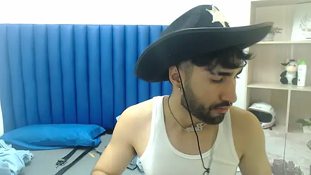 MilanZaire online show from September 2025 12:21:02 AM