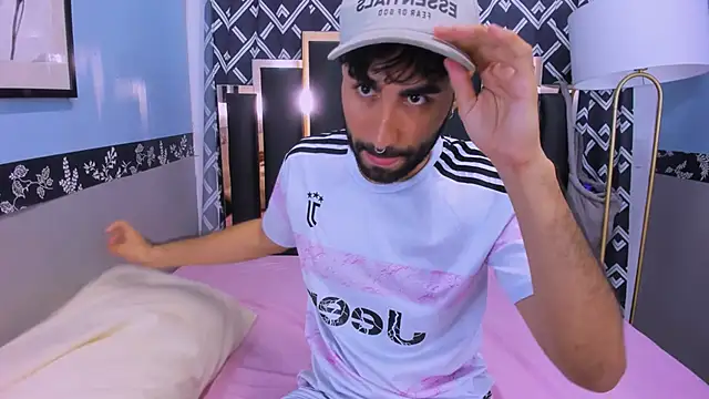 MilanZaire online show from October 2025 12:44:01 AM