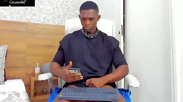 Snapshot of nicolaskan chatting on December 2024 12:44:02 PM nicolaskan online show from December 2024 12:44:02 PM