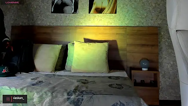 Snapshot of nicolaskan chatting on December 2024 10:58:02 AM nicolaskan online show from December 2024 10:58:02 AM