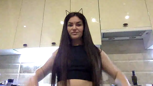 Karolina llove online show from October 2025 08:08:01 PM