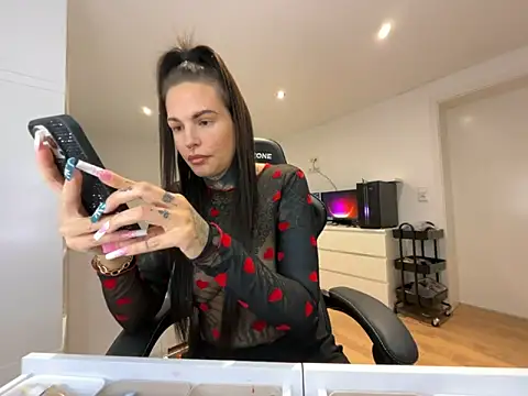 AileenInkOfficial online show from December 2024 05:59:02 PM
