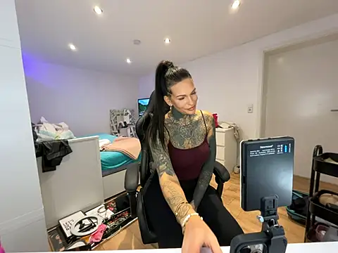 AileenInkOfficial online show from December 2024 05:40:01 PM