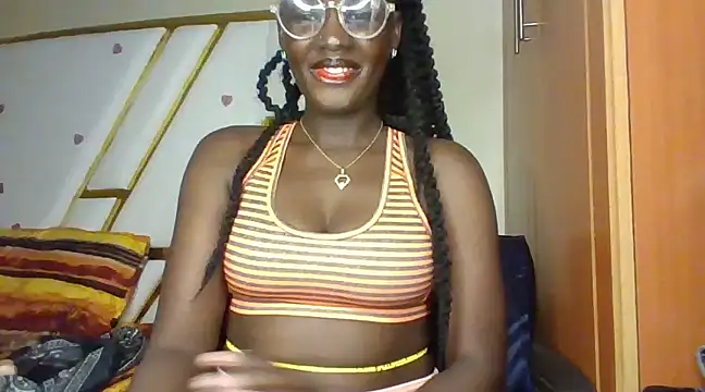 cutesmiling online show from February 2025 06:48:01 PM