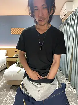 Snapshot of Katakuriko-Denpun chatting on October 2025 08:40:02 AM Katakuriko-Denpun online show from October 2025 08:40:02 AM